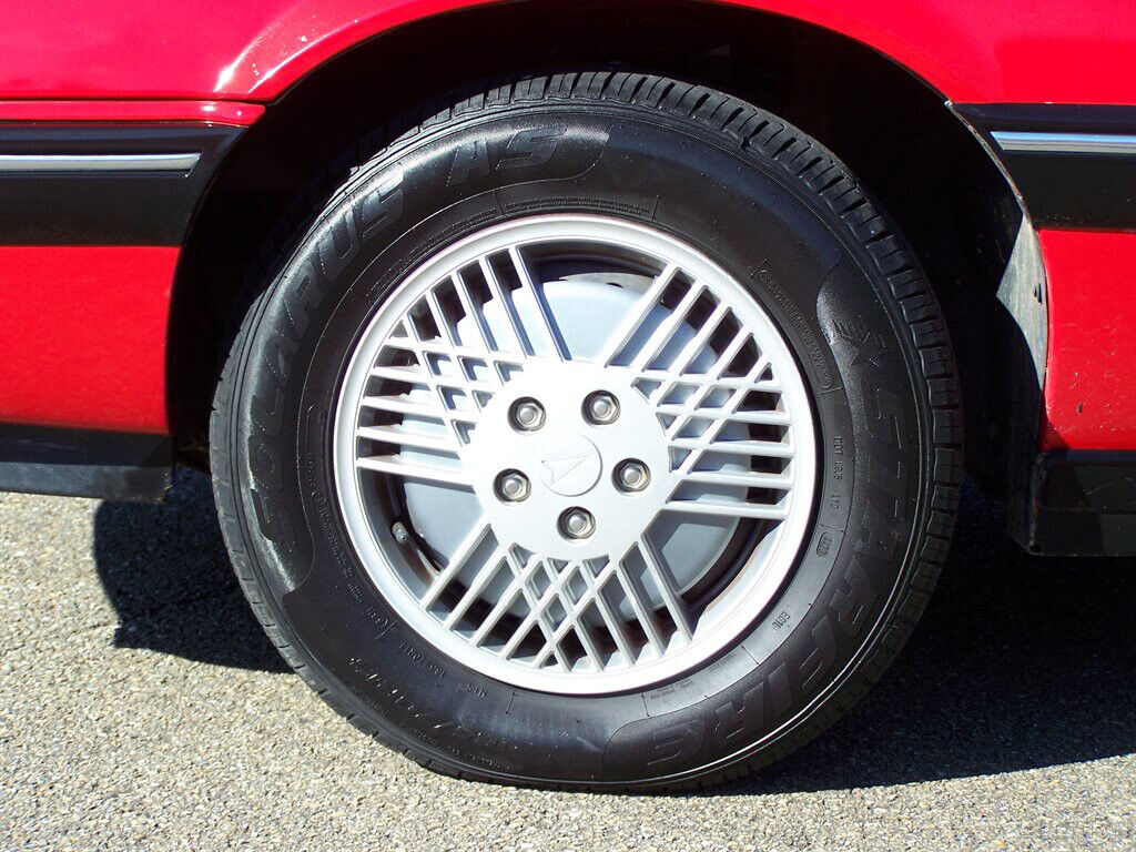 Pontiac-Sunbird-1990-Convertible-15