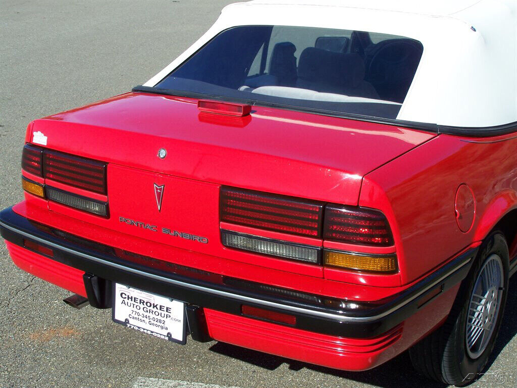 Pontiac-Sunbird-1990-Convertible-16