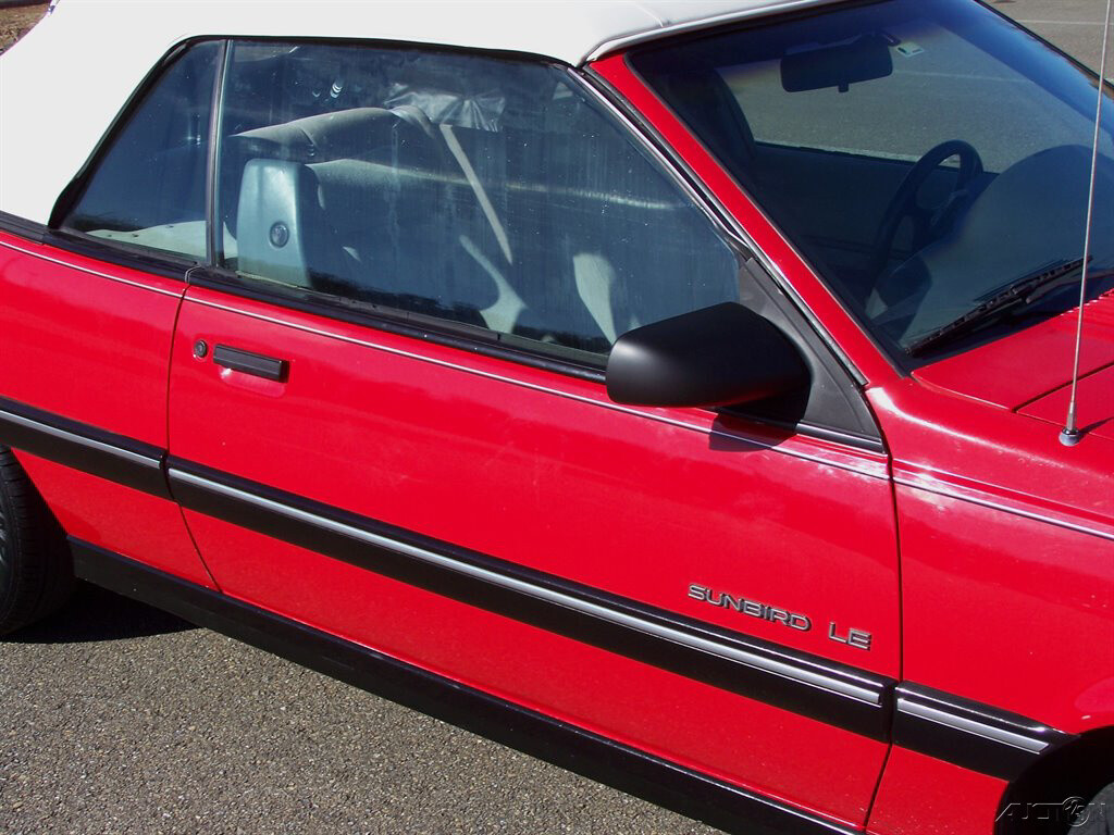 Pontiac-Sunbird-1990-Convertible-20