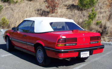 Pontiac-Sunbird-1990-Convertible-3