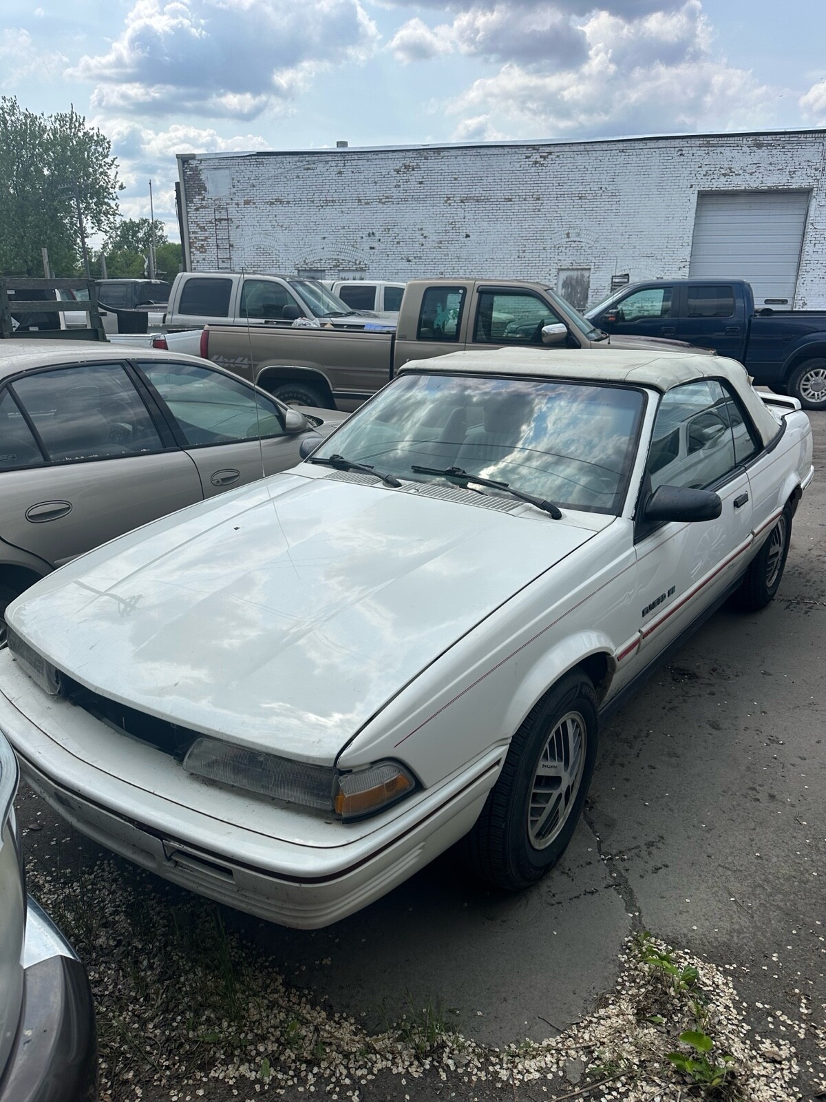 Pontiac-Sunbird-1992-1