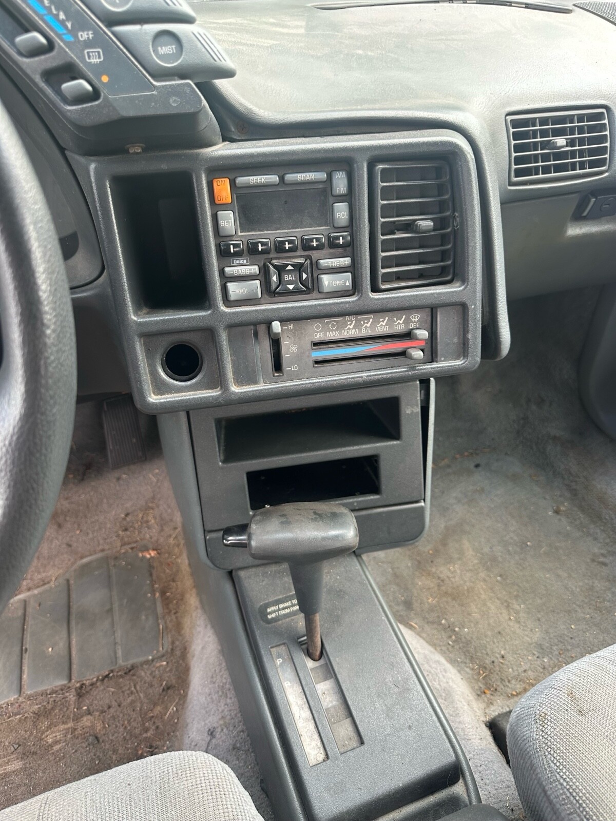 Pontiac-Sunbird-1992-11