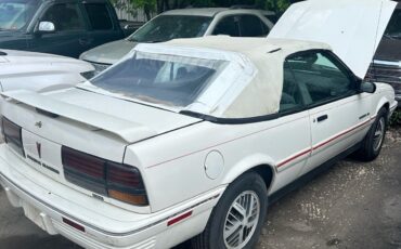 Pontiac-Sunbird-1992-3
