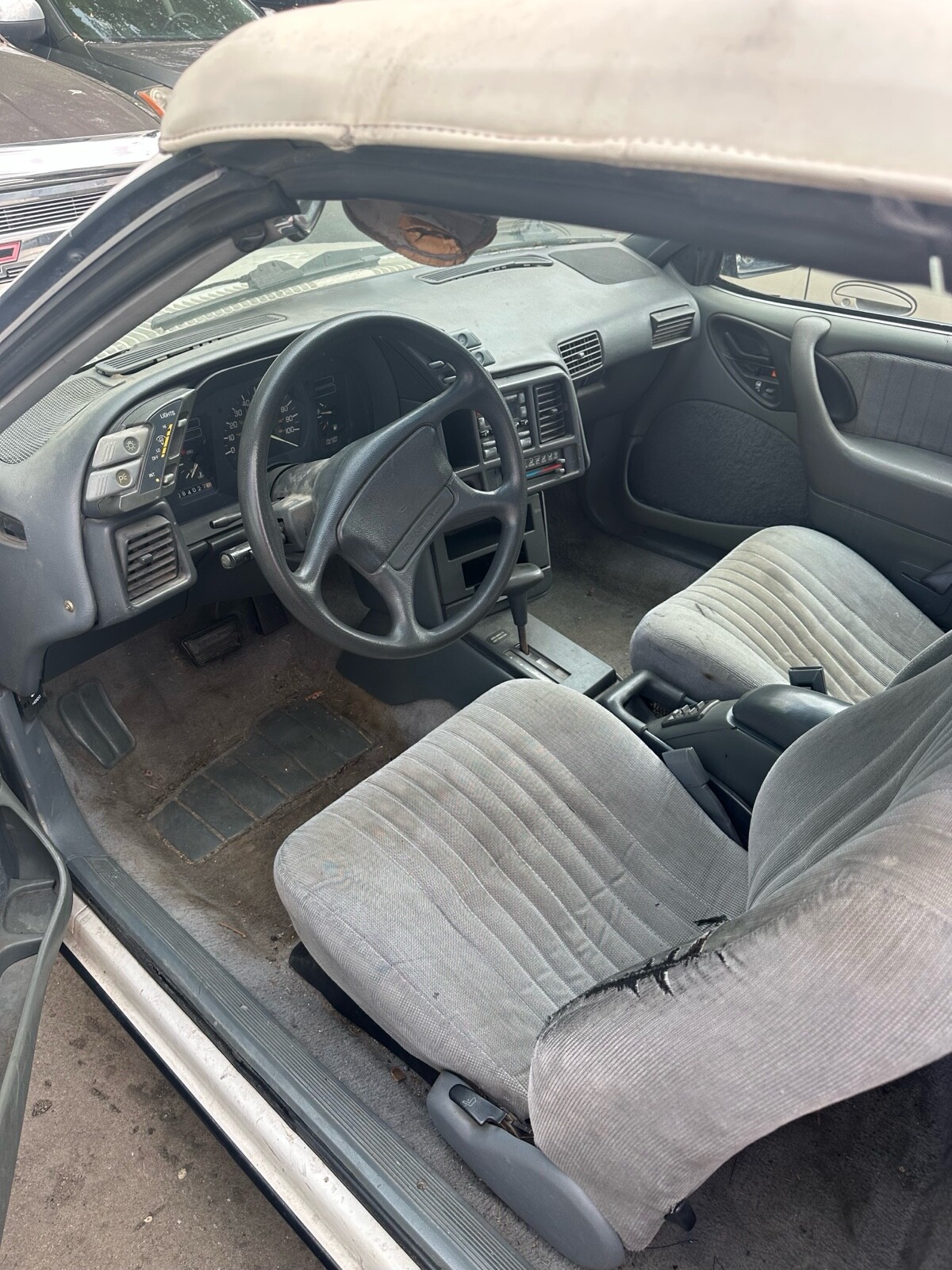 Pontiac-Sunbird-1992-6