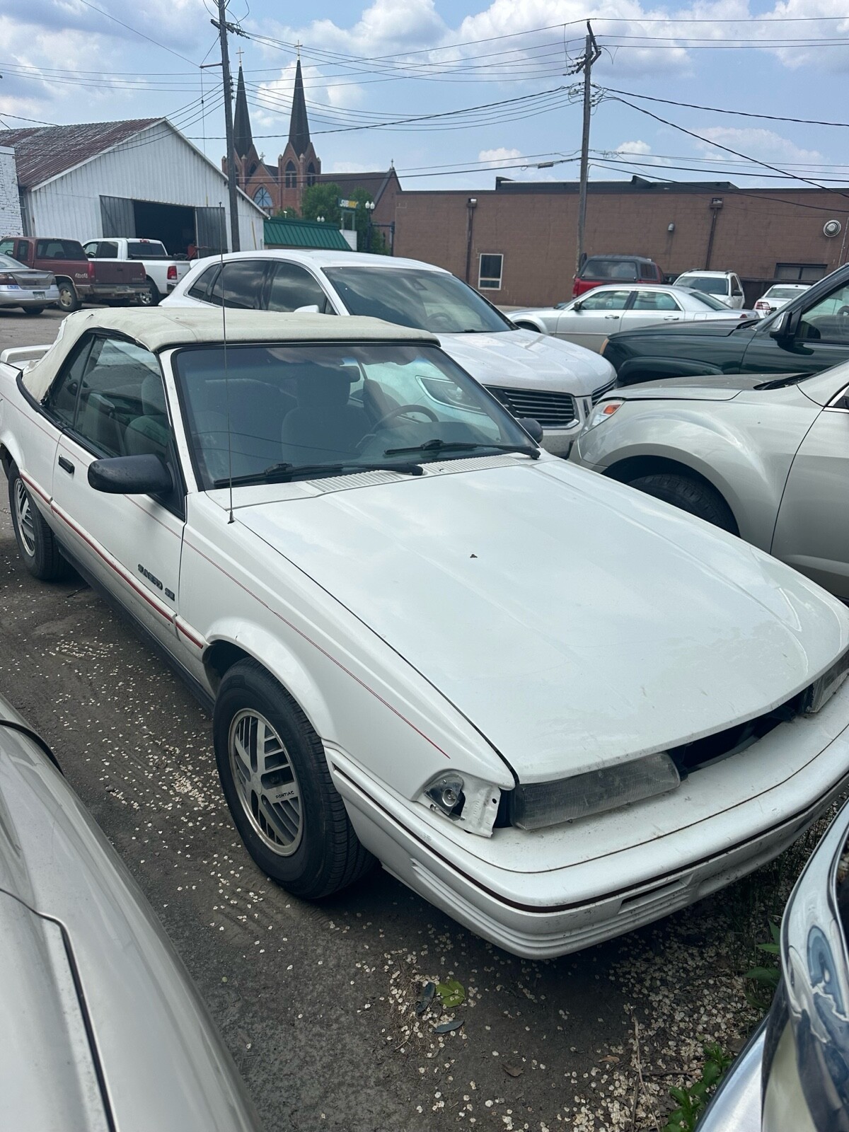 Pontiac-Sunbird-1992
