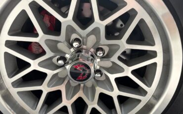 Pontiac-TRANS-AM-RESTOMOD-LS6-4-linked-big-brakes-car-is-1974-21