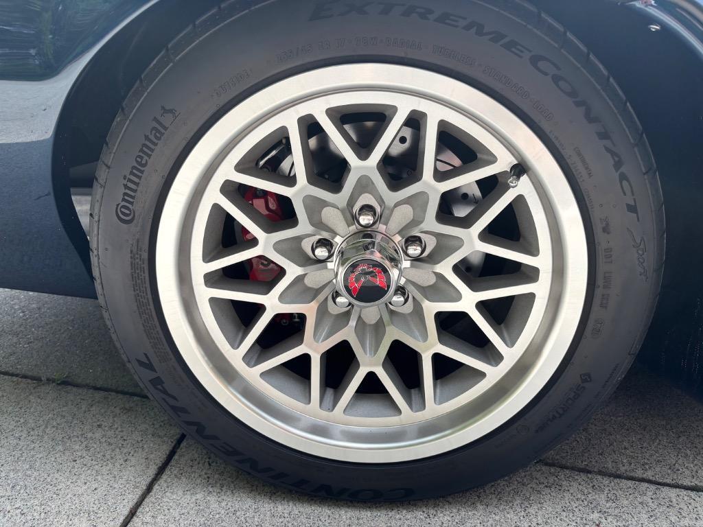 Pontiac-TRANS-AM-RESTOMOD-LS6-4-linked-big-brakes-car-is-1974-22
