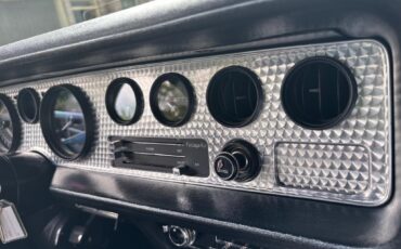 Pontiac-TRANS-AM-RESTOMOD-LS6-4-linked-big-brakes-car-is-1974-31