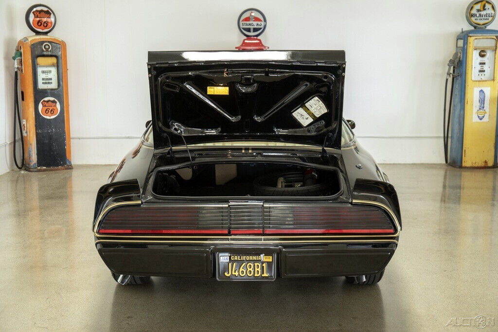 Pontiac-Trans-Am-1979-Coupe-13