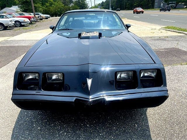 Pontiac-Trans-Am-1981-T-TOPS-2