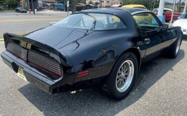 Pontiac-Trans-Am-1981-T-TOPS-4