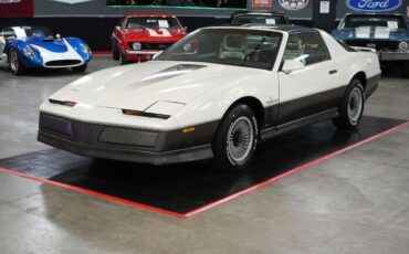 Pontiac-Trans-Am-1983-Coupe-1