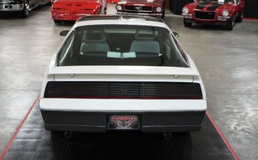 Pontiac-Trans-Am-1983-Coupe-13