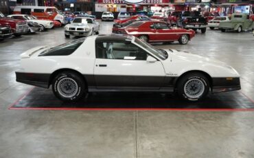 Pontiac-Trans-Am-1983-Coupe-15