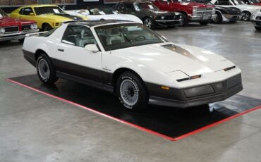 Pontiac-Trans-Am-1983-Coupe-16