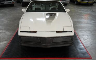 Pontiac-Trans-Am-1983-Coupe-17
