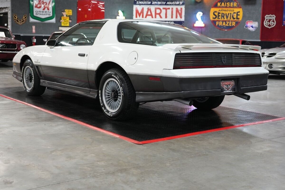 Pontiac-Trans-Am-1983-Coupe-20