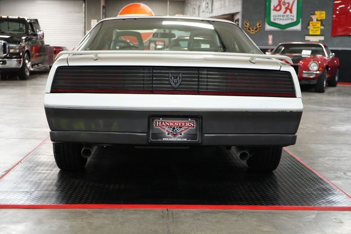 Pontiac-Trans-Am-1983-Coupe-21