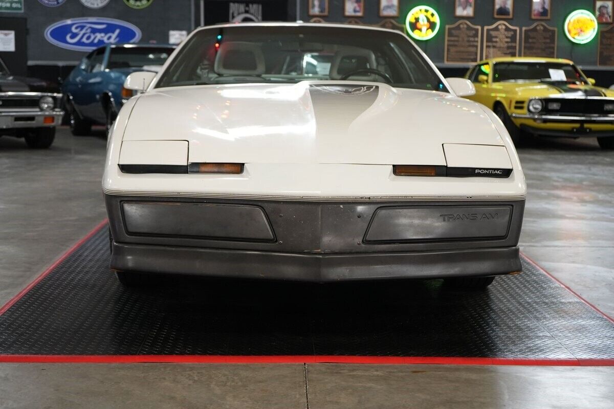 Pontiac-Trans-Am-1983-Coupe-25