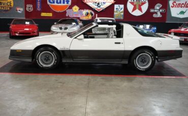 Pontiac-Trans-Am-1983-Coupe-27