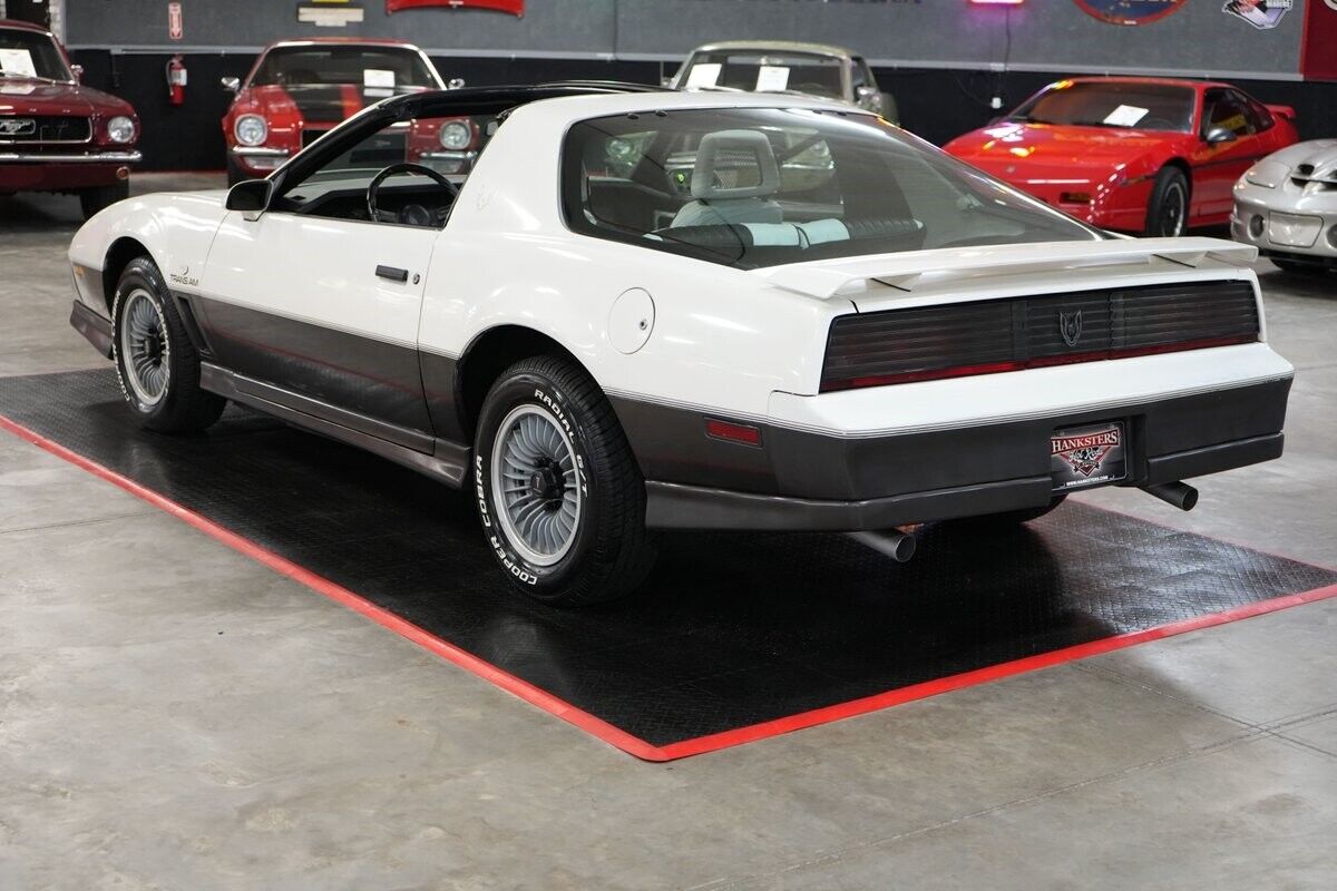 Pontiac-Trans-Am-1983-Coupe-28
