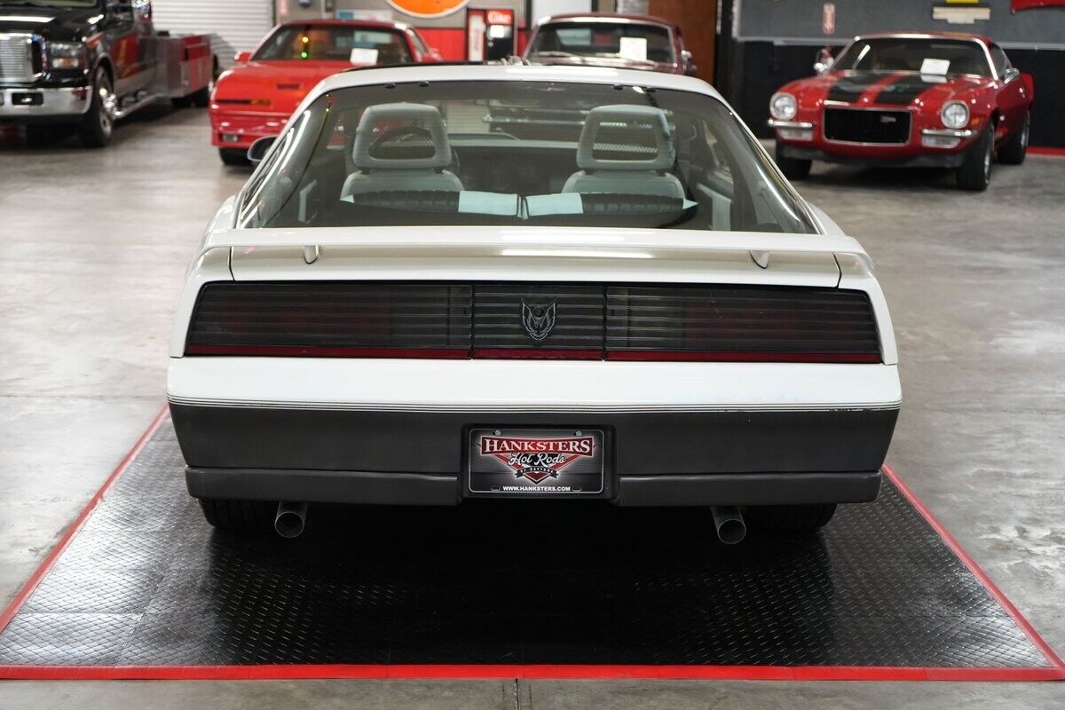 Pontiac-Trans-Am-1983-Coupe-29