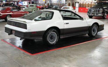 Pontiac-Trans-Am-1983-Coupe-30