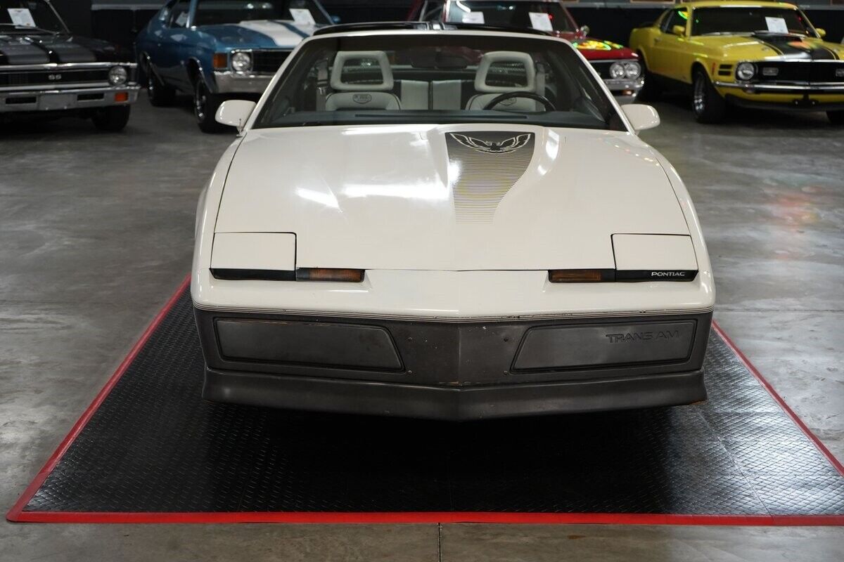 Pontiac-Trans-Am-1983-Coupe-33