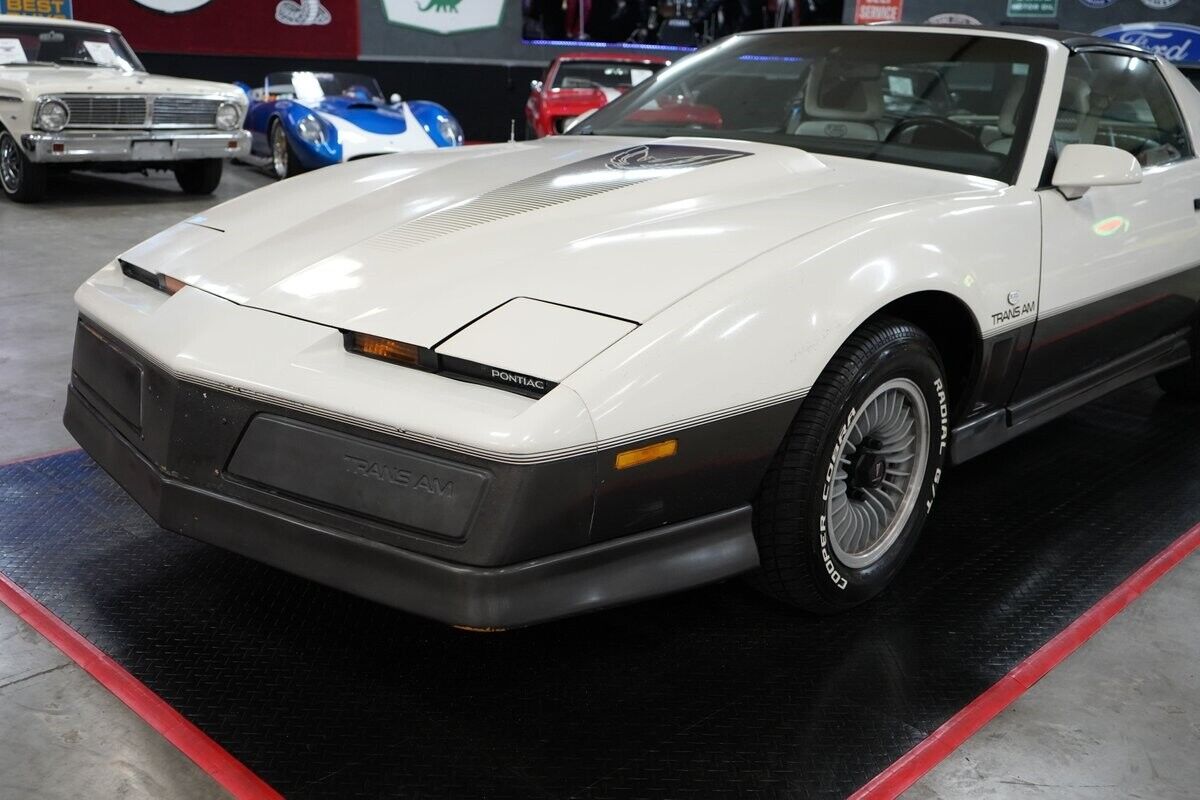 Pontiac-Trans-Am-1983-Coupe-34