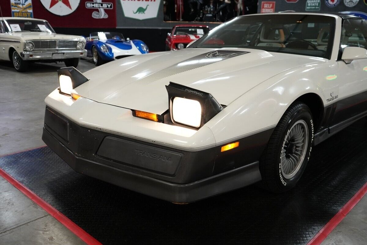 Pontiac-Trans-Am-1983-Coupe-38