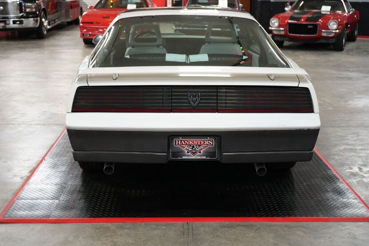 Pontiac-Trans-Am-1983-Coupe-4