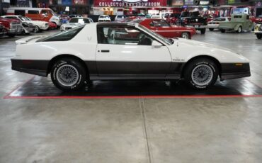 Pontiac-Trans-Am-1983-Coupe-6