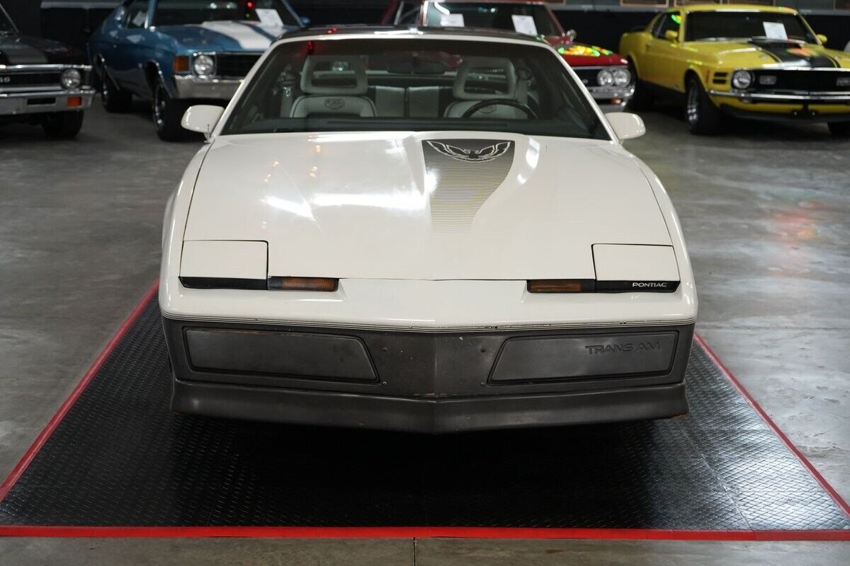 Pontiac-Trans-Am-1983-Coupe-8
