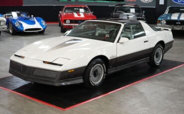 Pontiac-Trans-Am-1983-Coupe-9