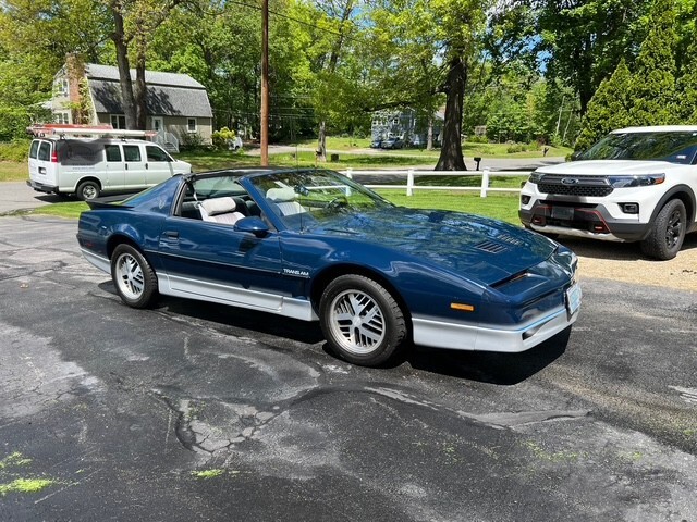 Pontiac-Trans-Am-1985-1