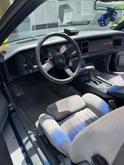 Pontiac-Trans-Am-1985-3