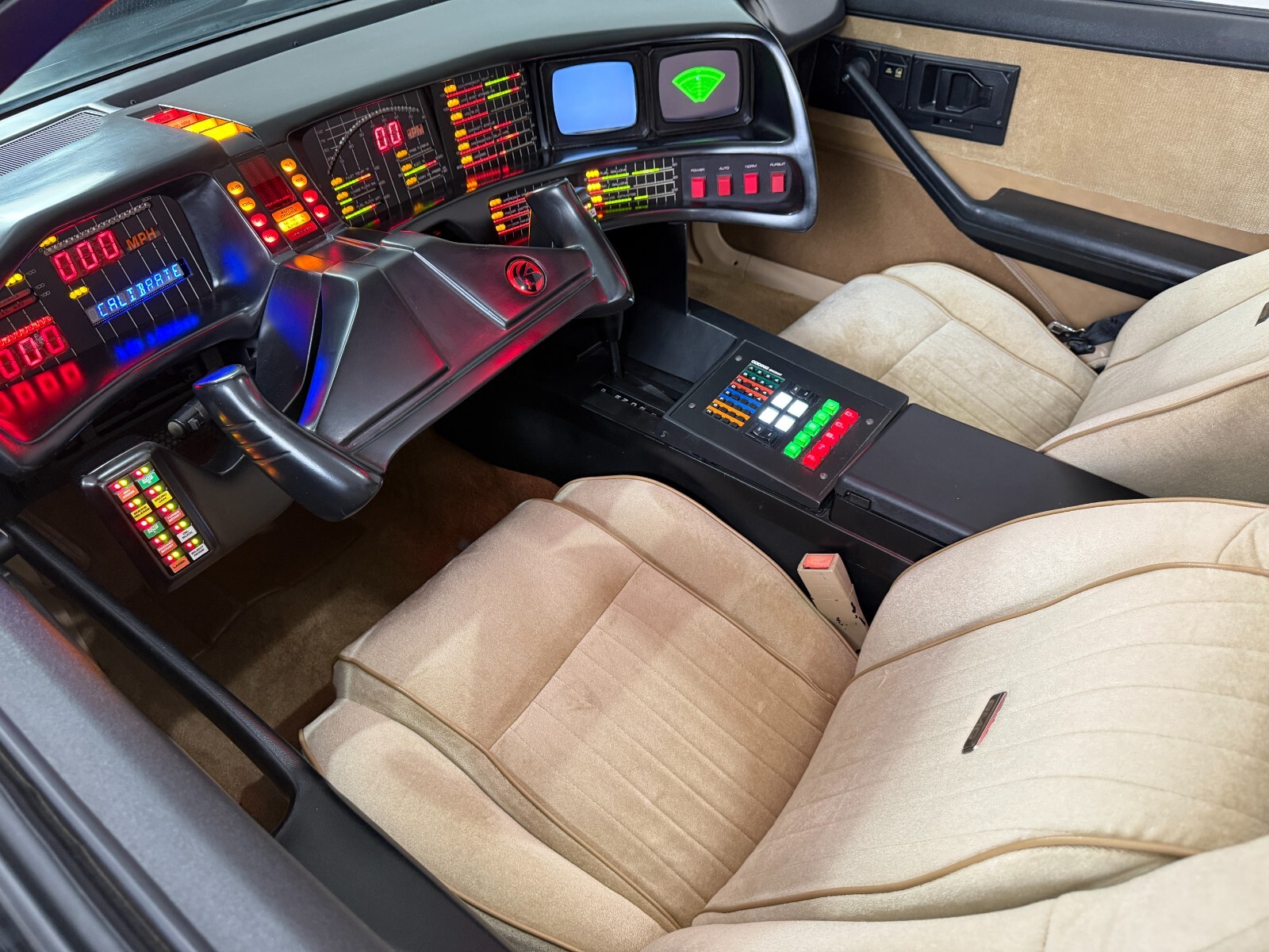 Pontiac-Trans-Am-1985-Hatchback-2