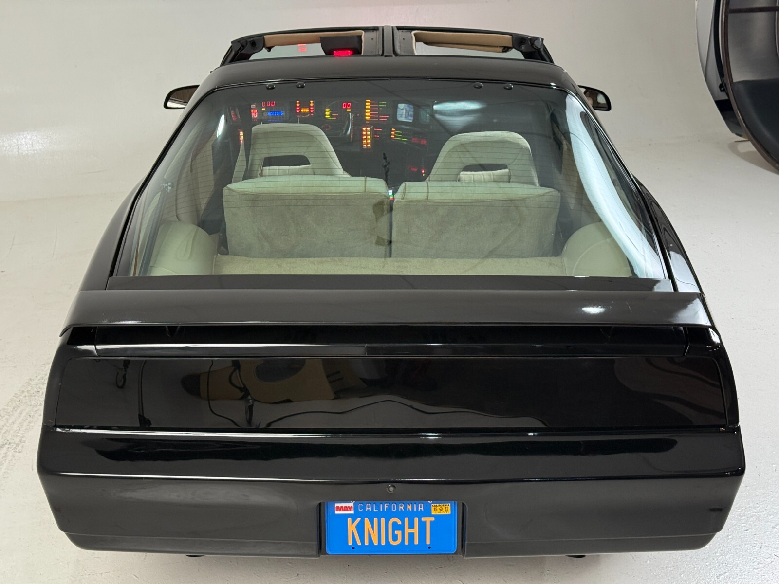 Pontiac-Trans-Am-1985-Hatchback-4