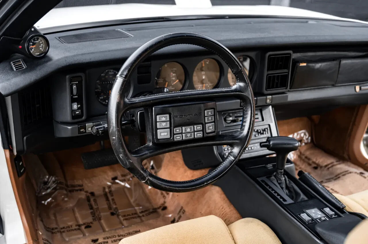 Pontiac-Trans-Am-1989-16