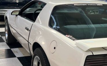 Pontiac-Trans-am-1982-white-2