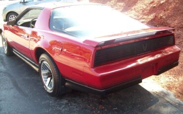 Pontiac-Trans-am-1984-red-3