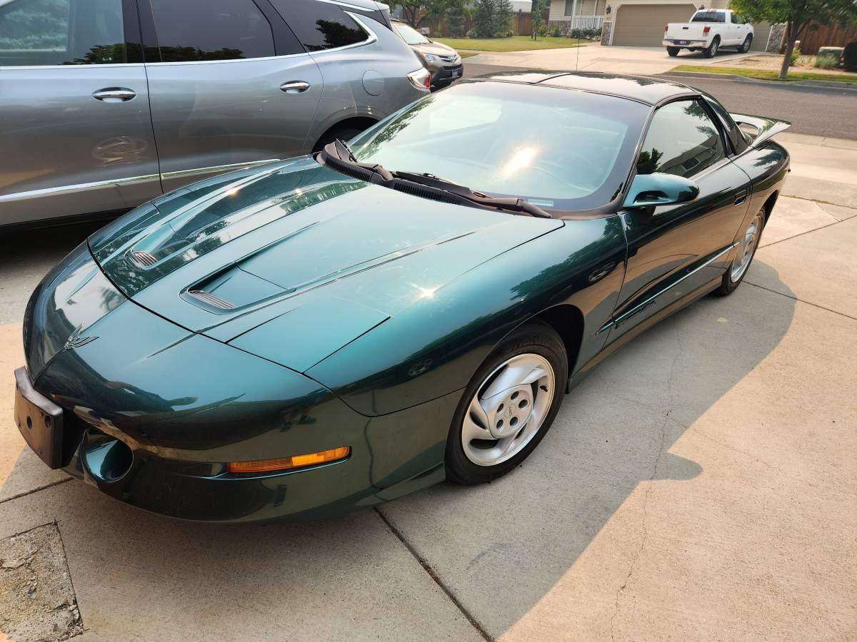 Pontiac-Trans-am-1993-green-1