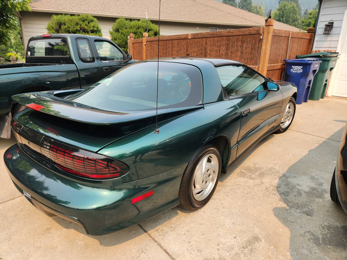 Pontiac-Trans-am-1993-green-2