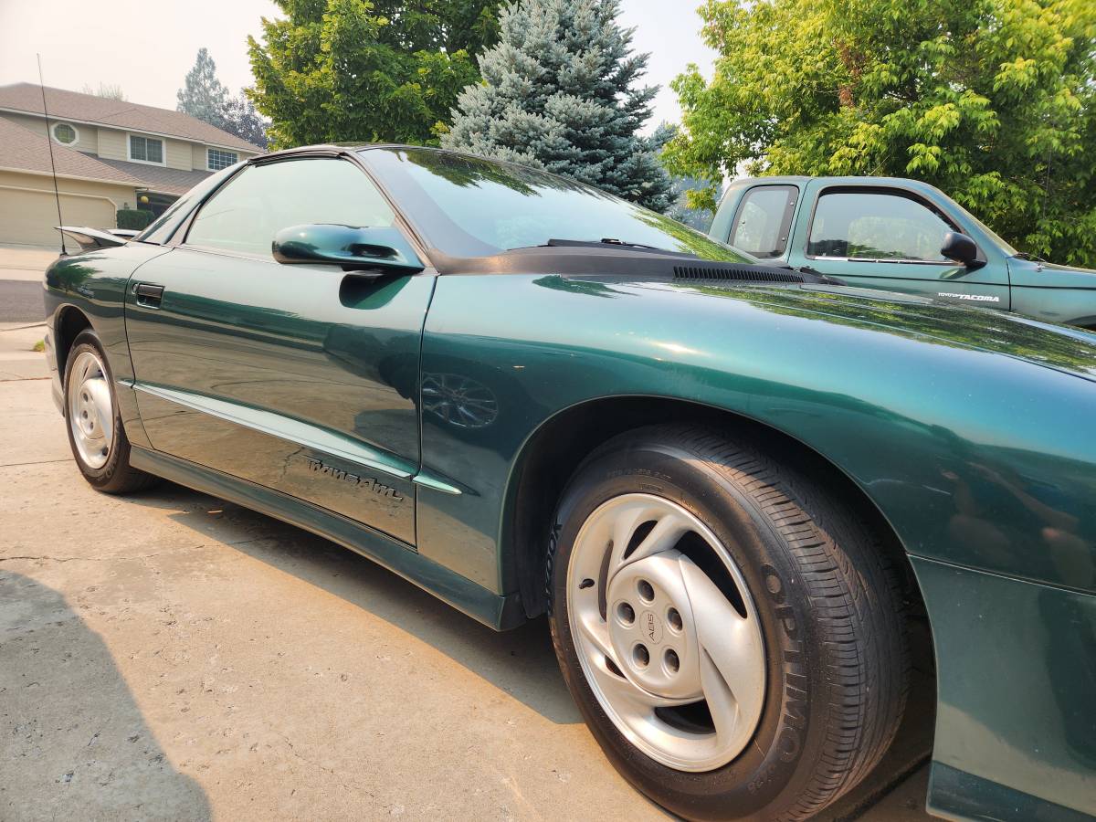 Pontiac-Trans-am-1993-green-9