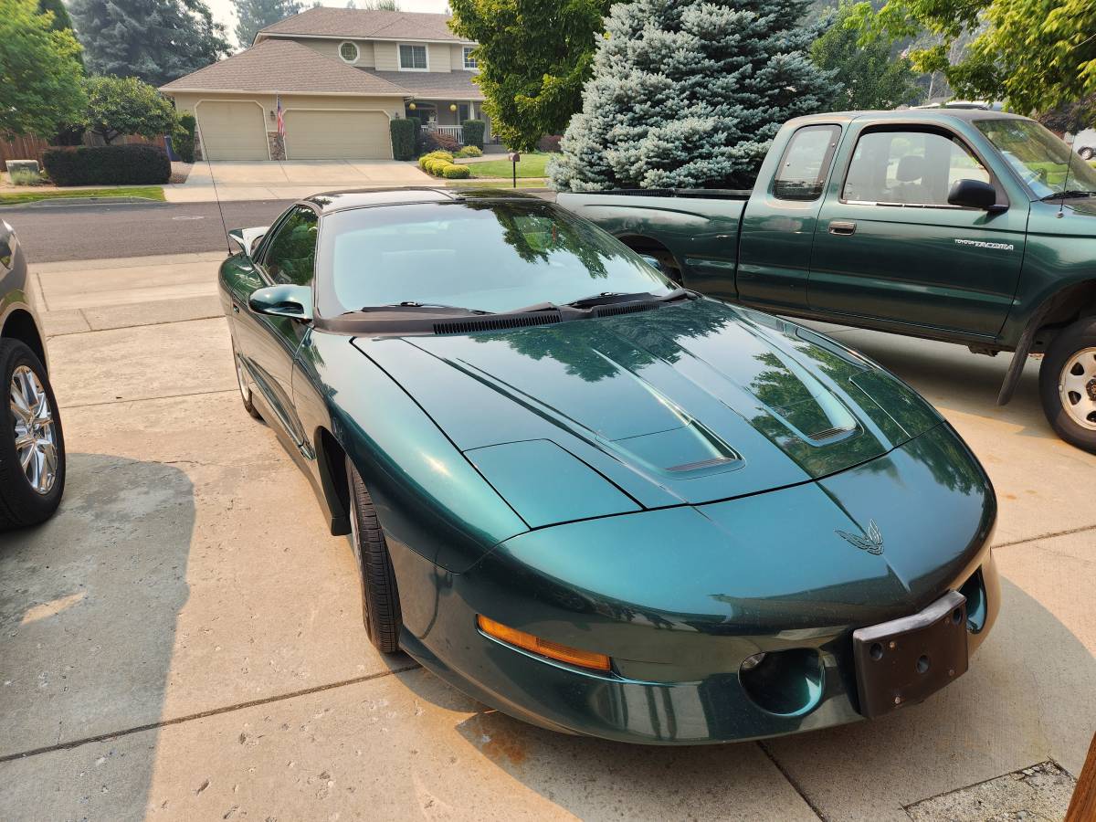 Pontiac-Trans-am-1993-green