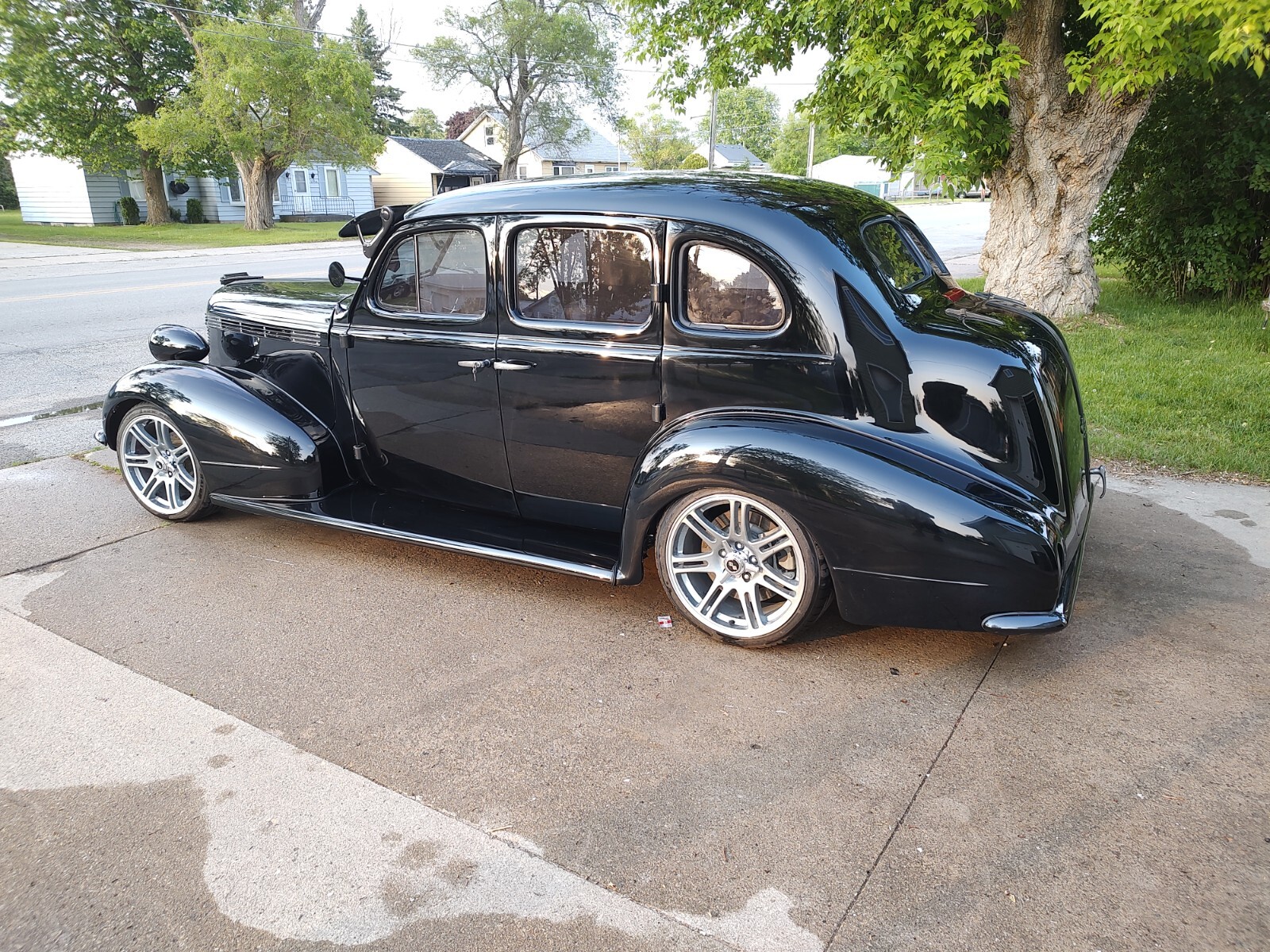 Pontiac-deluxie-1937-Sedan-12