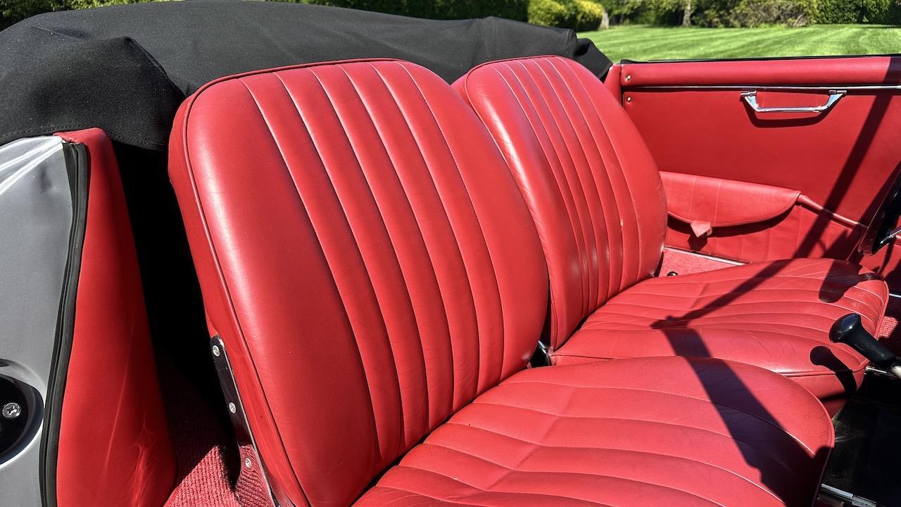 Porsche-356-1960-Convertible-39