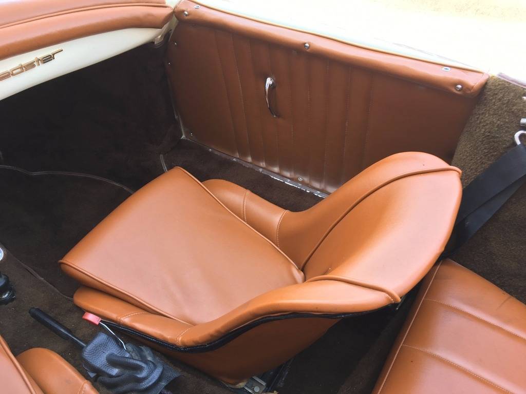 Porsche-356-speedster-replica-1956-yellow-15