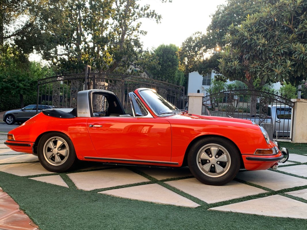 Porsche-911-1967-14