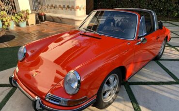 Porsche-911-1967-2